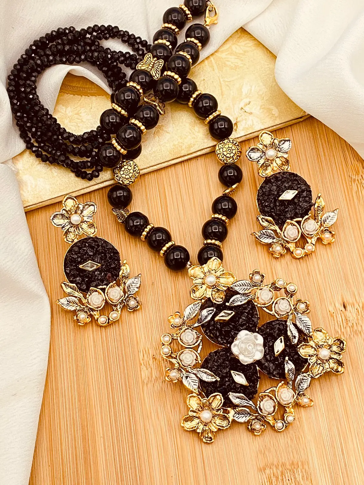 Crush stones flower Hand made Mala set NJ-1601 - Image 6