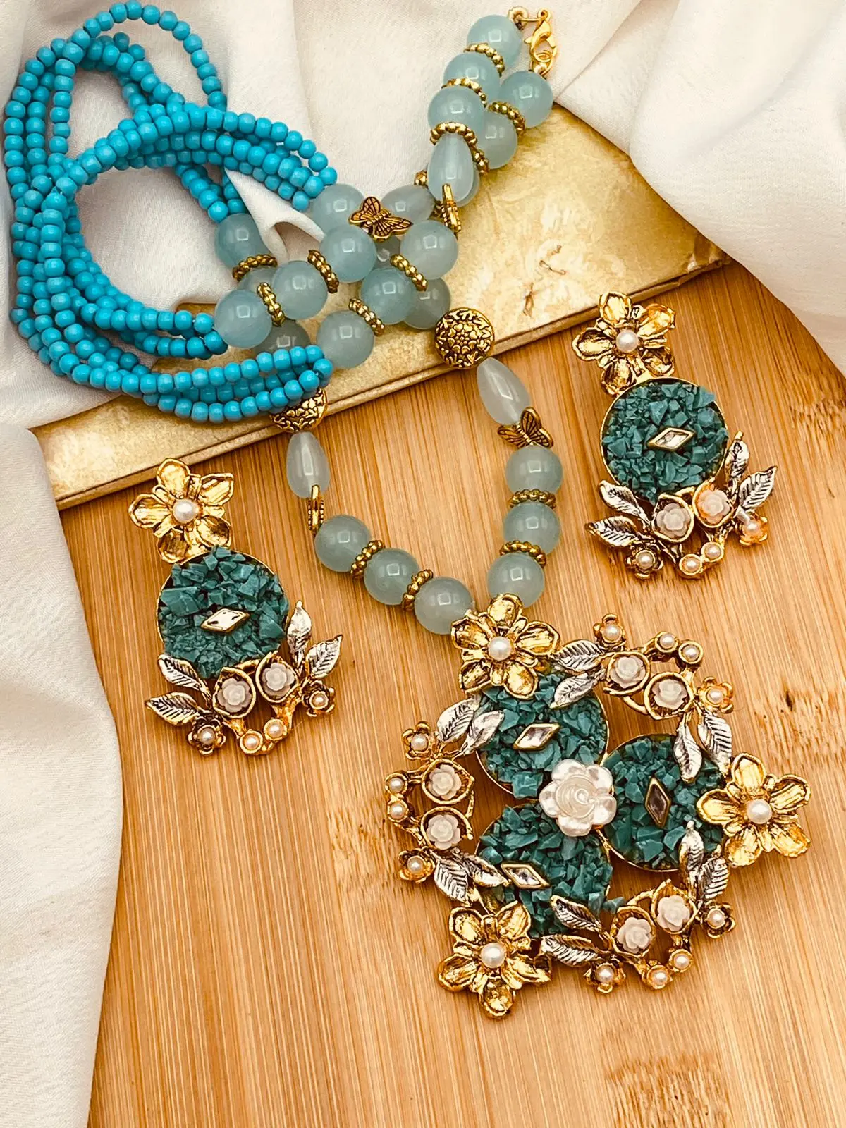 Crush stones flower Hand made Mala set NJ-1601 - Image 7