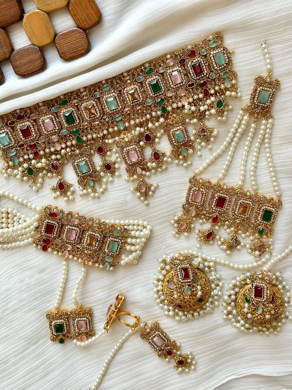 Premium Quality Kundan 6 pcs Bridal set with jhumkaz jhomer Tika & Anja -1949-G - Image 5