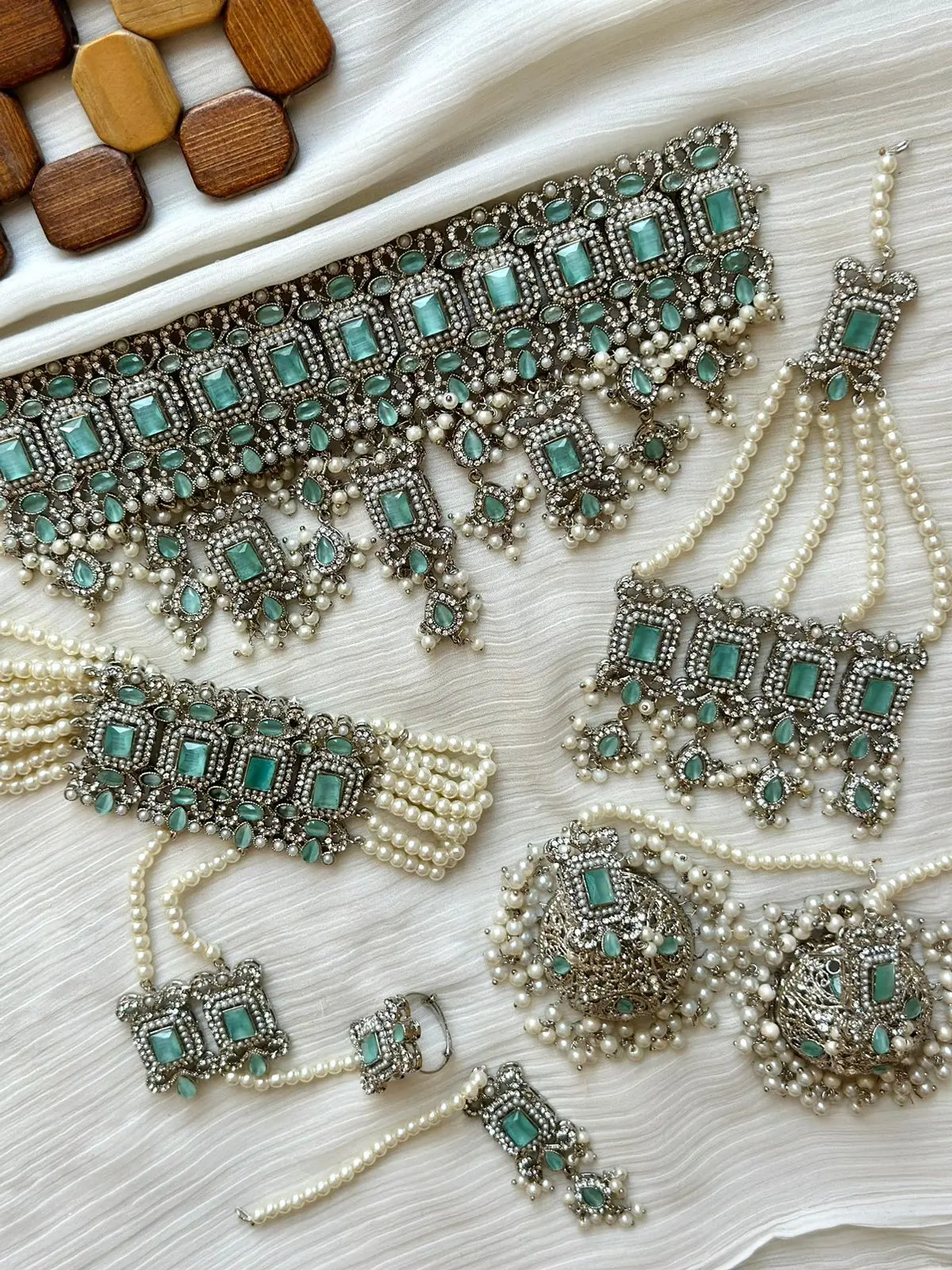 Premium Quality Kundan 6 pcs Bridal set with jhumkaz jhomer Tika & Anja -1949-Silver - Image 3