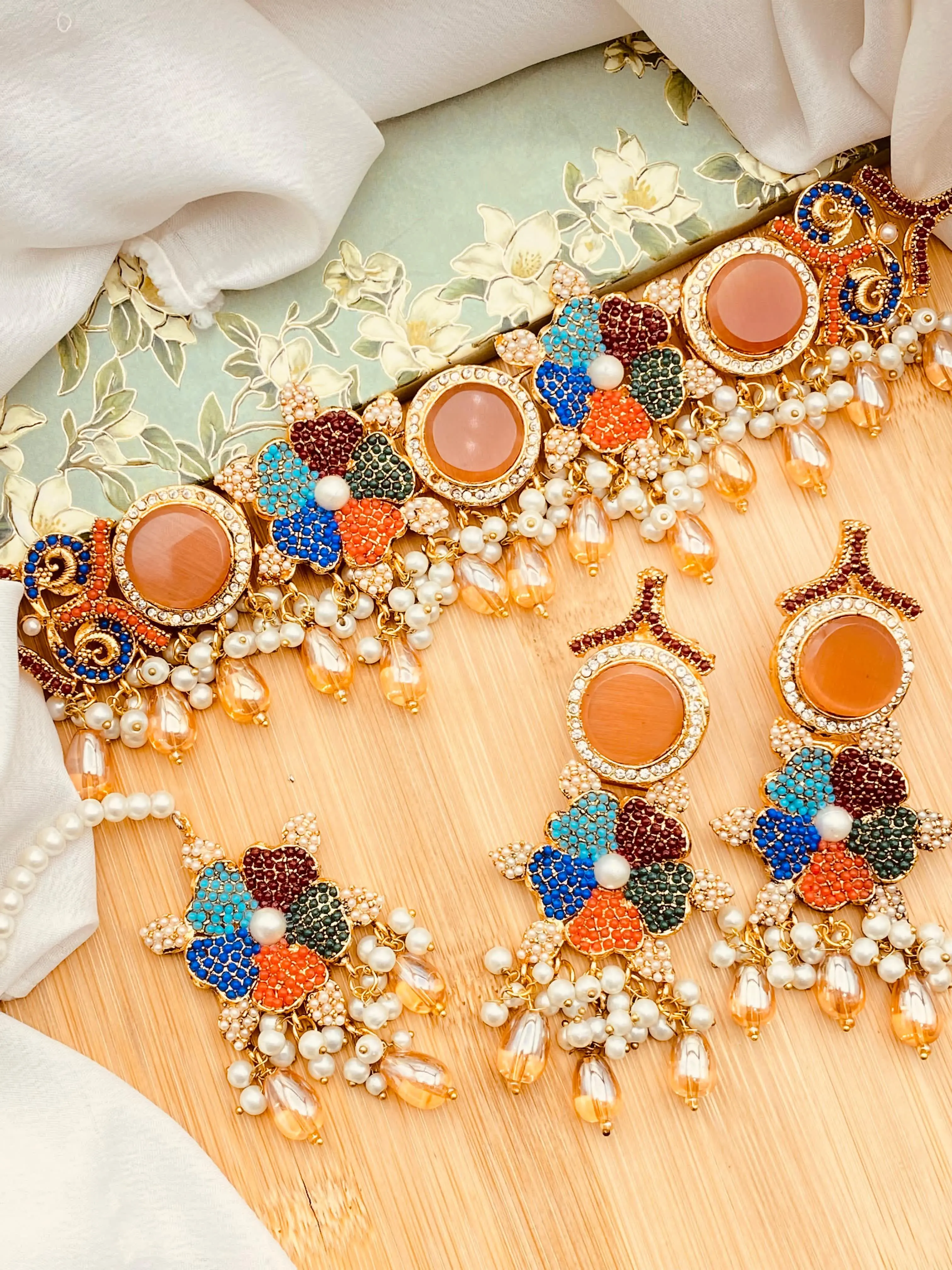 Turkish Noratan Chokar set with Tika -1933 - Image 7