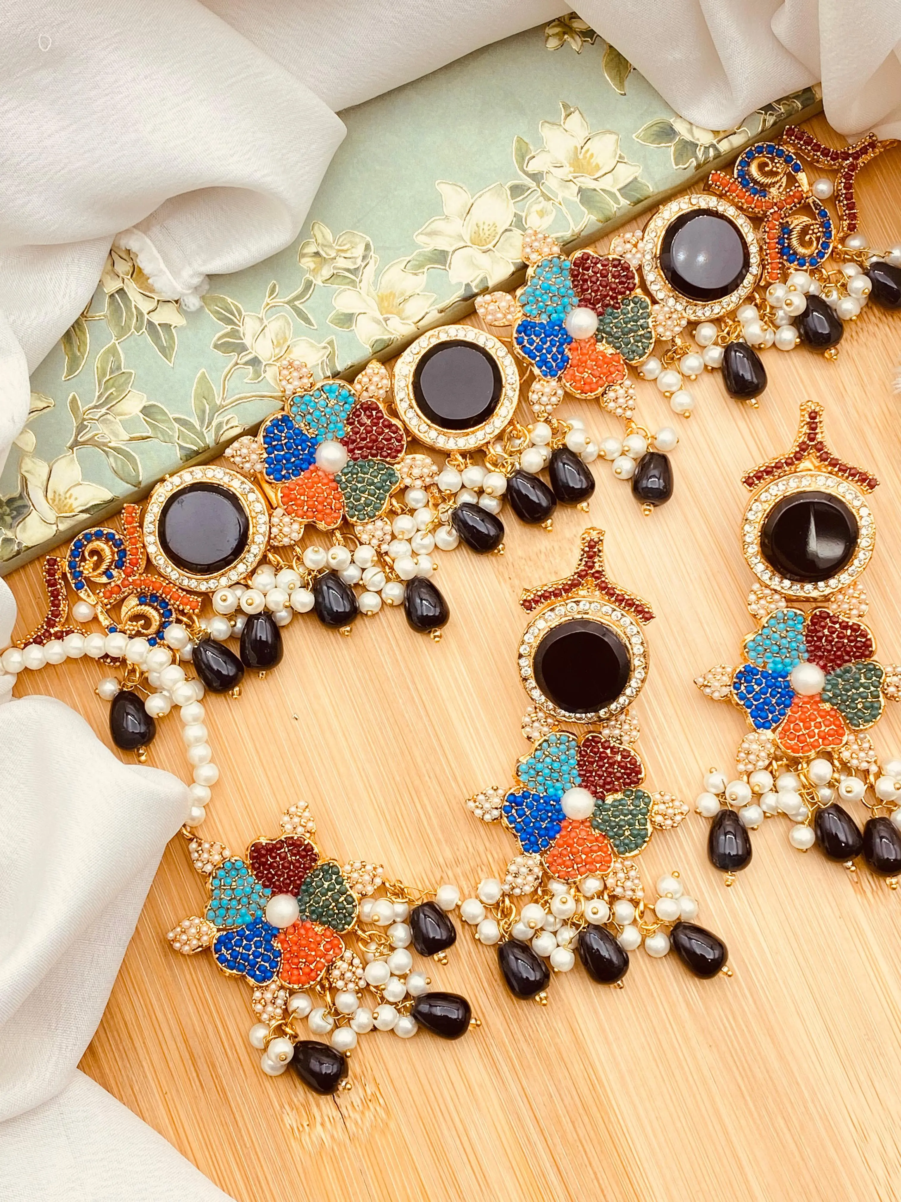 Turkish Noratan Chokar set with Tika -1933 - Image 8